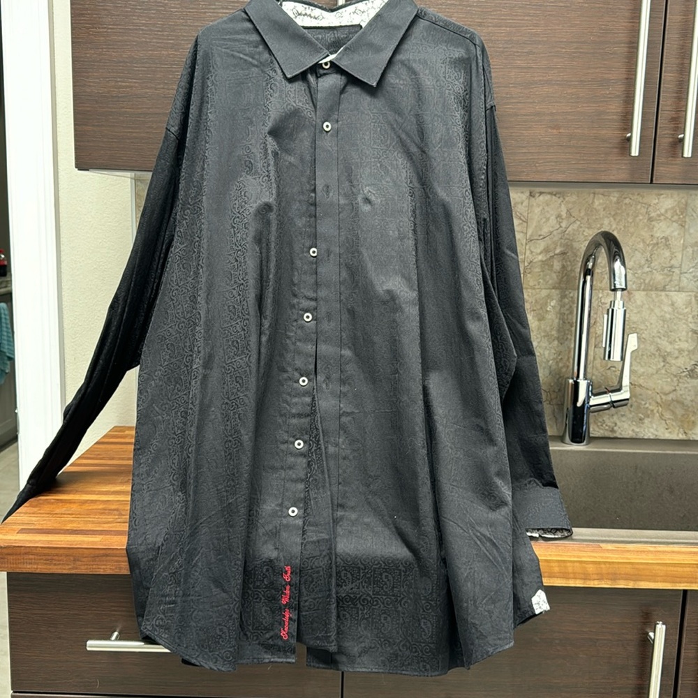 Robert Graham 4xl